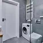 Sztuk Pieknych 4 & Prywatny Parking Apartman *