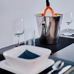 Sztuk Pieknych 4 & Prywatny Parking Apartman