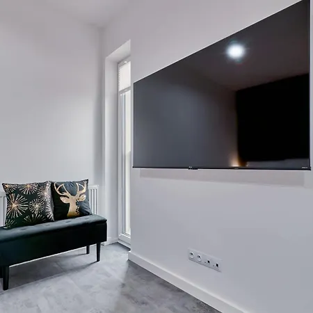 Sztuk Pieknych 4 & Prywatny Parking Apartamento Piła