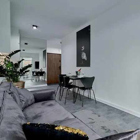 Apartman Sztuk Pieknych 4 & Prywatny Parking Piła